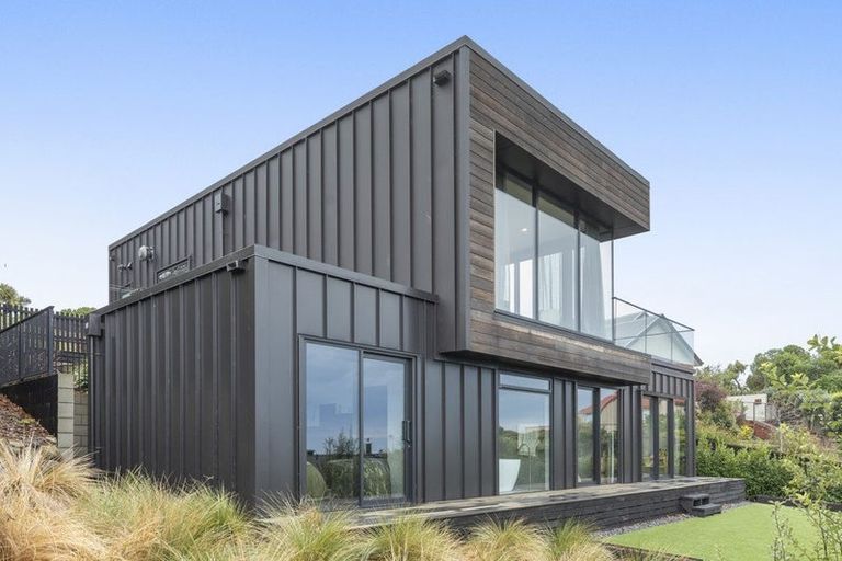 Photo of property in 3 Selleck Street, Mount Pleasant, Christchurch, 8081