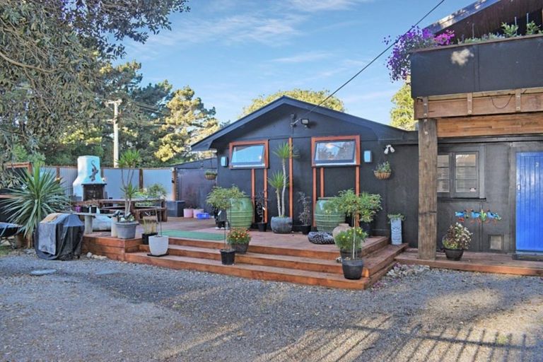 Photo of property in 2 The Avenue, Otaki Beach, Otaki, 5512