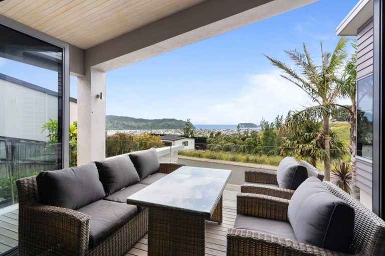 Photo of property in 114 Te Pamahue Drive, Whangamata, 3620