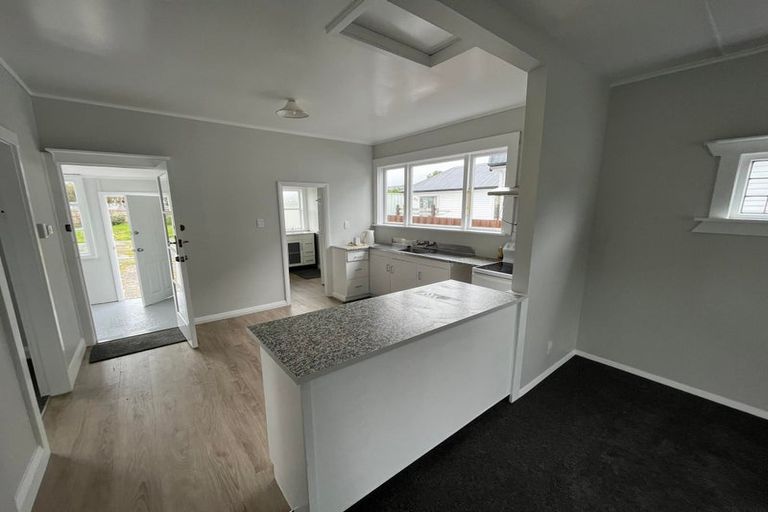 Photo of property in 102 Gibbons Street, Ebdentown, Upper Hutt, 5018