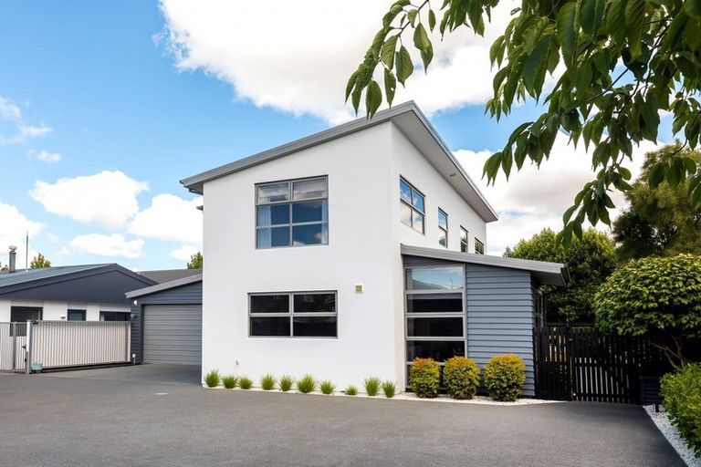 Photo of property in 15a Tomes Road, St Albans, Christchurch, 8052