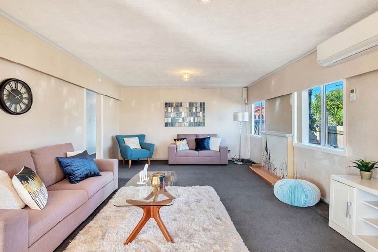 Photo of property in 55 Sturges Road, Henderson, Auckland, 0612