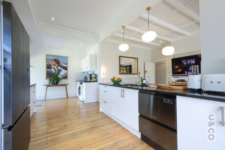 Photo of property in 56 Queen Street, Riverhead, 0820