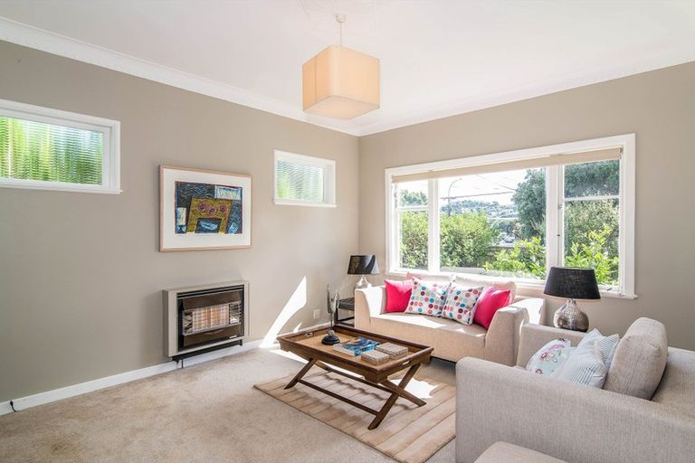 Photo of property in 74 Para Street, Miramar, Wellington, 6022