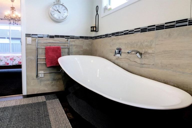 Photo of property in 24 Rakaia Way, Poraiti, Napier, 4112