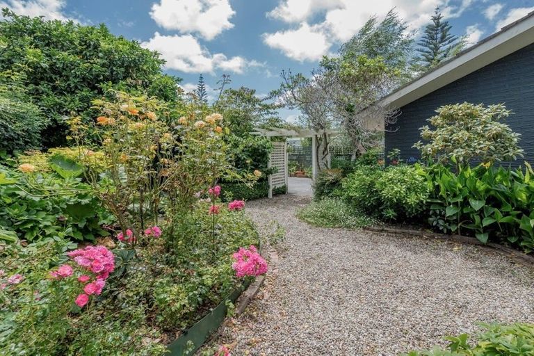 Photo of property in 248 Te Moana Road, Waikanae, 5036