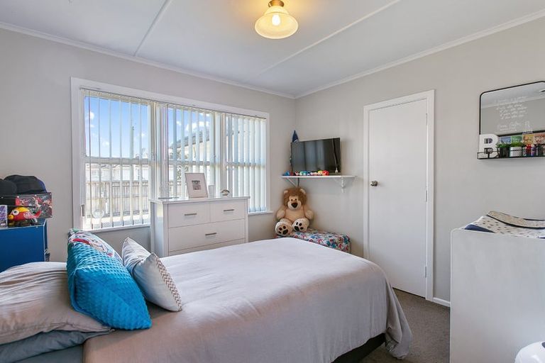 Photo of property in 14 Sandbrook Avenue, Otara, Auckland, 2023