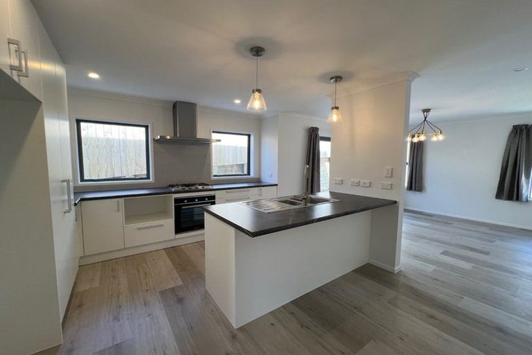 Photo of property in 51 Verran Road, Birkenhead, Auckland, 0626