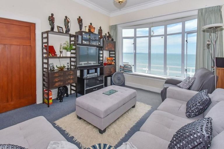 Photo of property in 30 Crispe Road, Clarks Beach, 2122