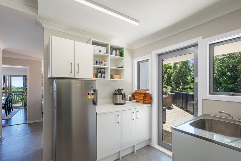 Photo of property in 64 Kotare Street, Waikanae, 5036