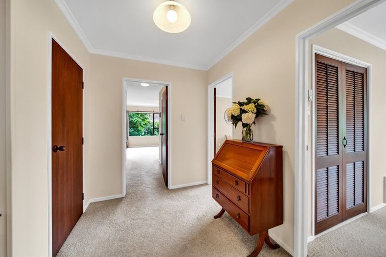 Photo of property in 19 John Guthrie Place, Merrilands, New Plymouth, 4312