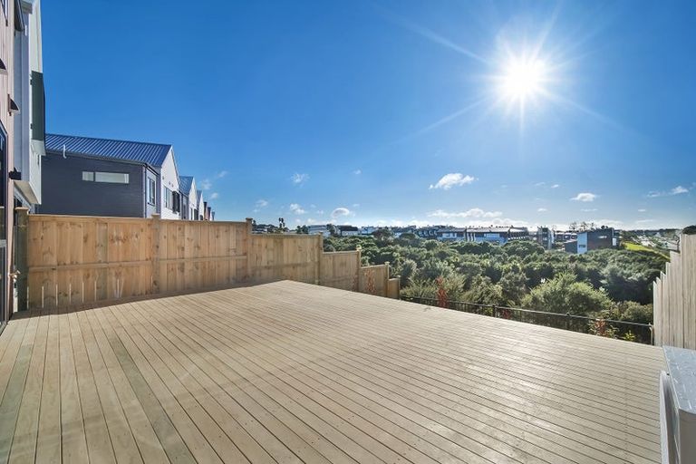 Photo of property in 23 Puihi Crescent, Massey, 0614