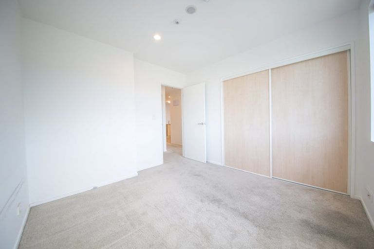 Photo of property in Apollo Apartments, 306/46 Rosedale Road, Rosedale, Auckland, 0632