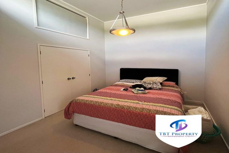 Photo of property in 9a Levaut Place, Half Moon Bay, Auckland, 2012