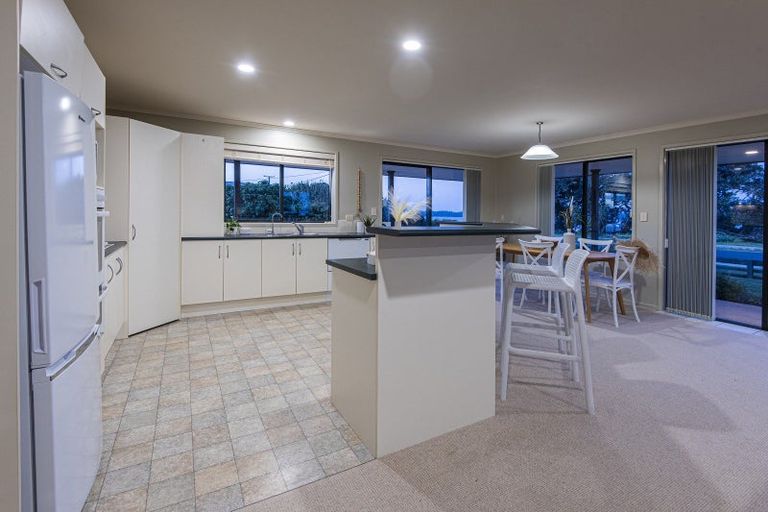 Photo of property in 209a One Tree Point Road, One Tree Point, 0118