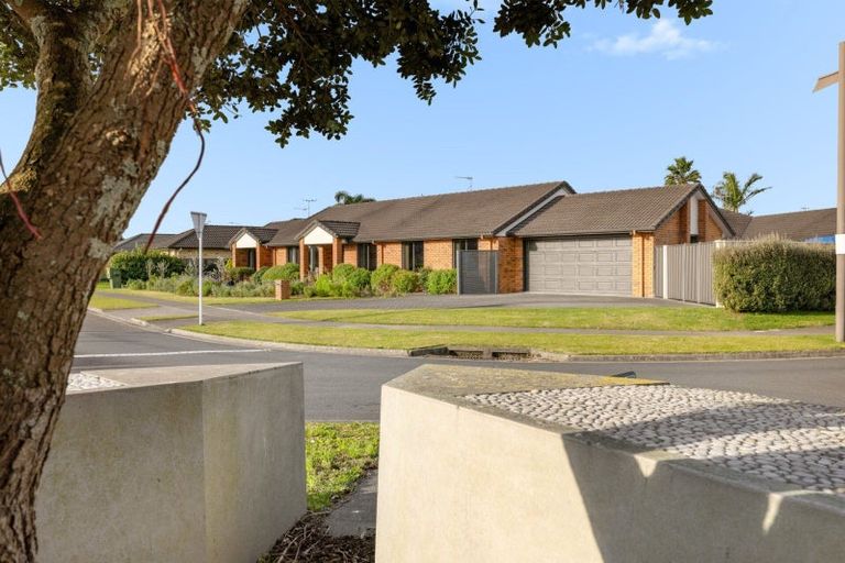 Photo of property in 5 Seabreeze Place, Papamoa Beach, Papamoa, 3118
