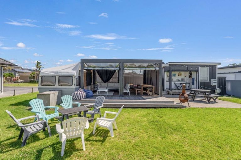 Photo of property in 14 Mermaid Place, Whitianga, 3510