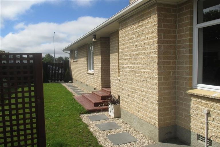 Photo of property in 735 Main North Road, Belfast, Christchurch, 8051