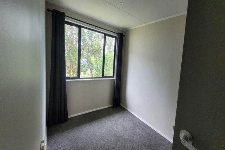 Photo of property in 54 Davidson Crescent, Tawa, Wellington, 5028