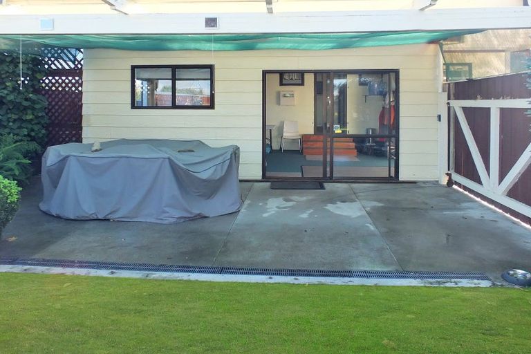 Photo of property in 38 Hennessy Street East, Foxton Beach, Foxton, 4815