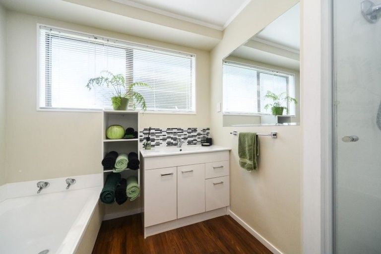 Photo of property in 20 Leander Place, Milson, Palmerston North, 4414