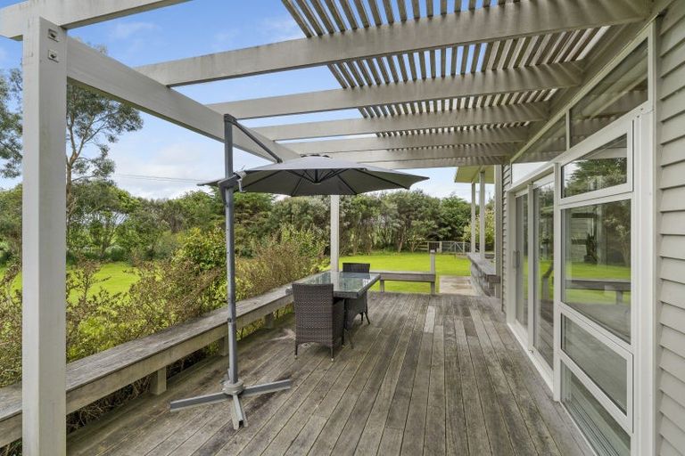 Photo of property in 3 Takapu Road, Manakau, Levin, 5573