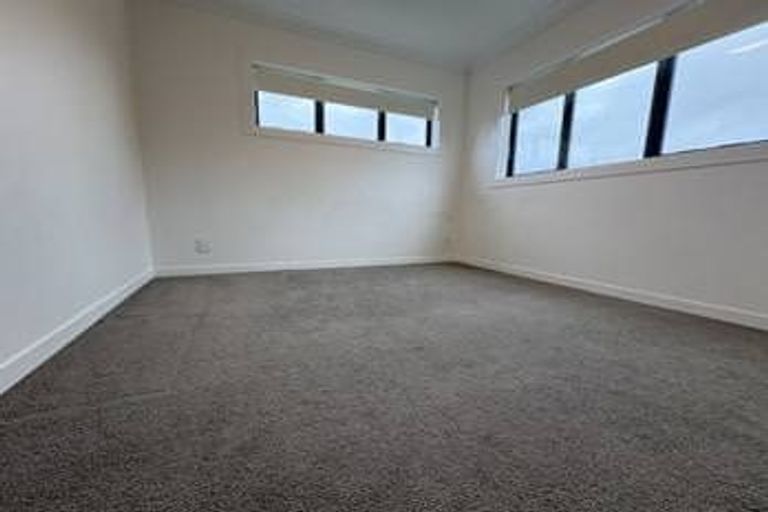 Photo of property in 40c Kervil Avenue, Te Atatu Peninsula, Auckland, 0610