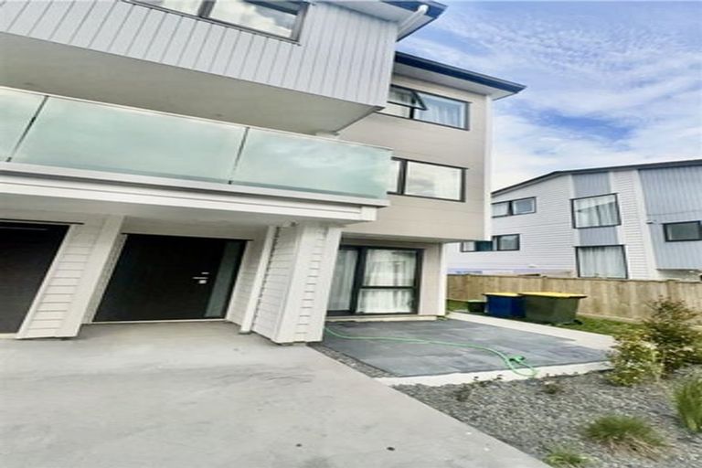 Photo of property in 28 Routley Drive, Glen Eden, Auckland, 0602