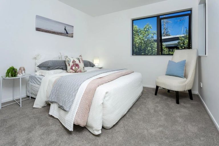 Photo of property in 32c Ludlow Terrace, Totara Vale, Auckland, 0627