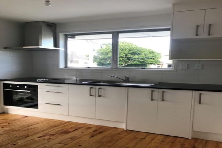 Photo of property in 2/118 Gills Road, Bucklands Beach, Auckland, 2014