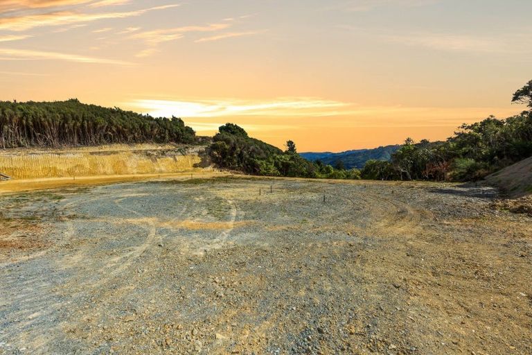 Photo of property in 8 Stroma Way, Timberlea, Upper Hutt, 5018