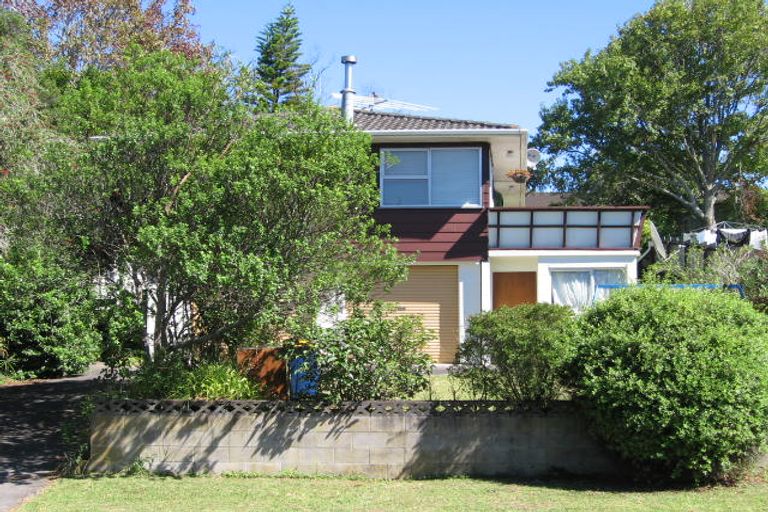 Photo of property in 13 Finlow Drive, Te Atatu South, Auckland, 0610