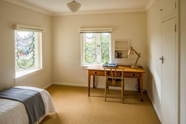 Photo of property in 147 Muritai Road, Eastbourne, Lower Hutt, 5013