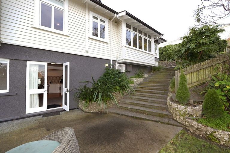 Photo of property in 10 Lincoln Road, Bluff Hill, Napier, 4110