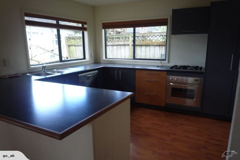 Photo of property in 4/16 Adam Street, Greenlane, Auckland, 1051