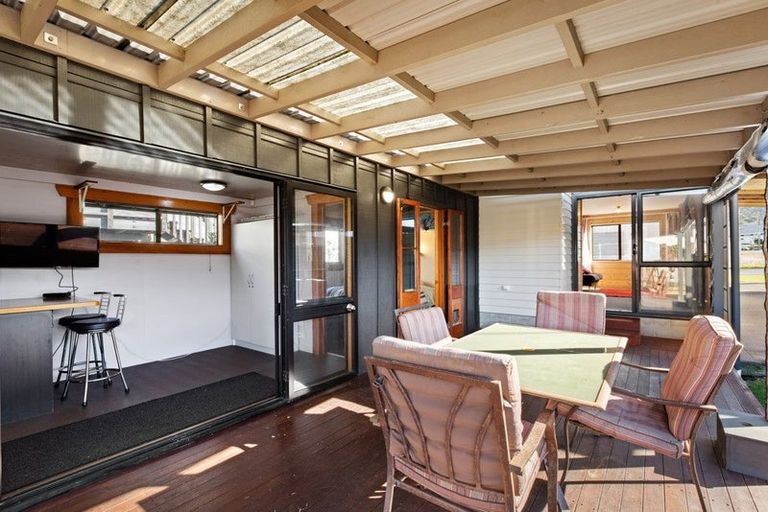 Photo of property in 42 Beach Road, Waihi Beach, 3611