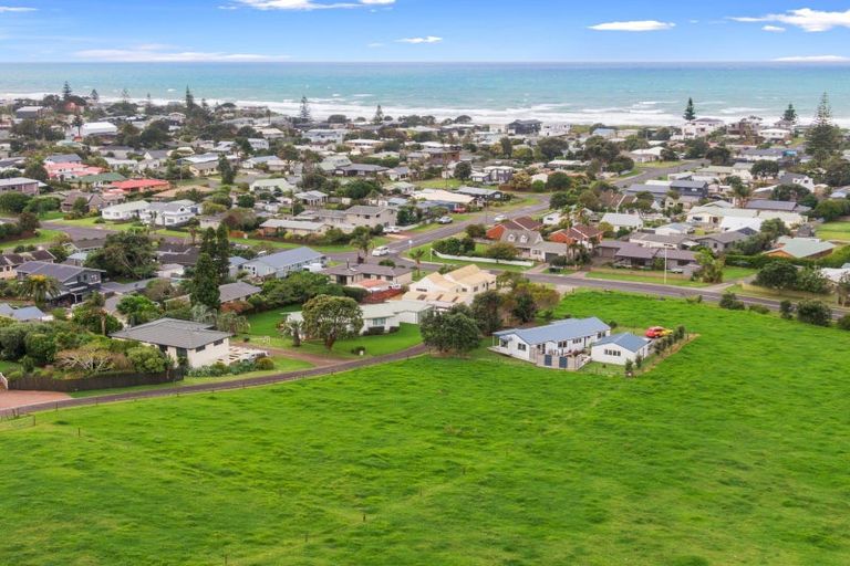 Photo of property in 104 Citrus Avenue, Waihi Beach, 3611
