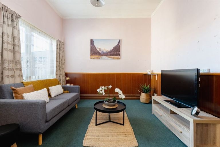 Photo of property in 28 Reid Road, South Dunedin, Dunedin, 9012