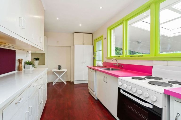 Photo of property in 11 Kingsgate Place, Burnside, Christchurch, 8053