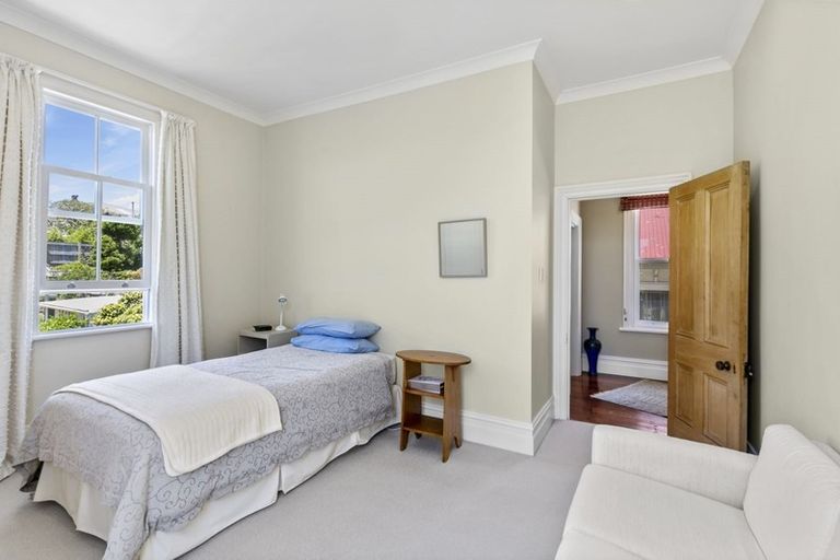 Photo of property in 33 Grove Road, Kelburn, Wellington, 6012