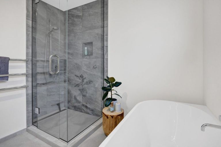 Photo of property in 7 Mackillop Way, Brooklands, New Plymouth, 4310