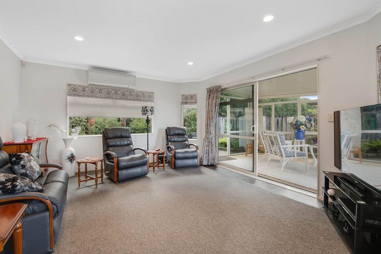 Photo of property in 18 Chesterfield Way, Orewa, 0931
