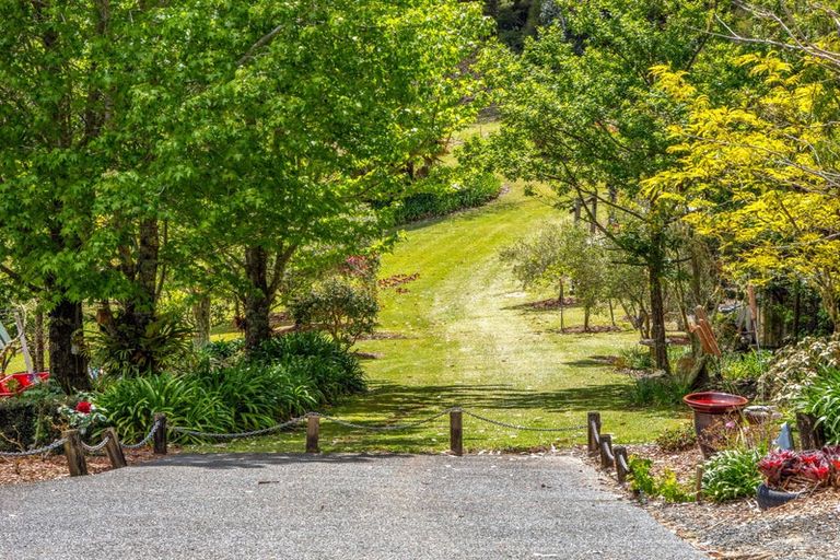 Photo of property in 104 Te Wahapu Road, Russell, 0272