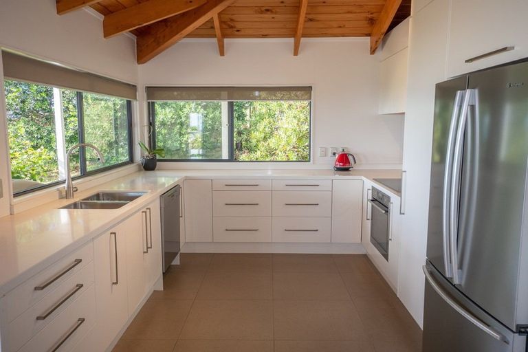 Photo of property in 59 Spicer Road, Cable Bay, 0420