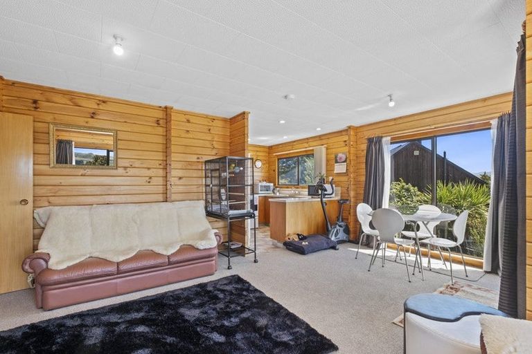 Photo of property in 5 Oxford Street, Waikari, 7420