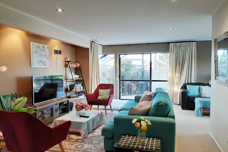 Photo of property in 90b Simmental Crescent, Somerville, Auckland, 2014