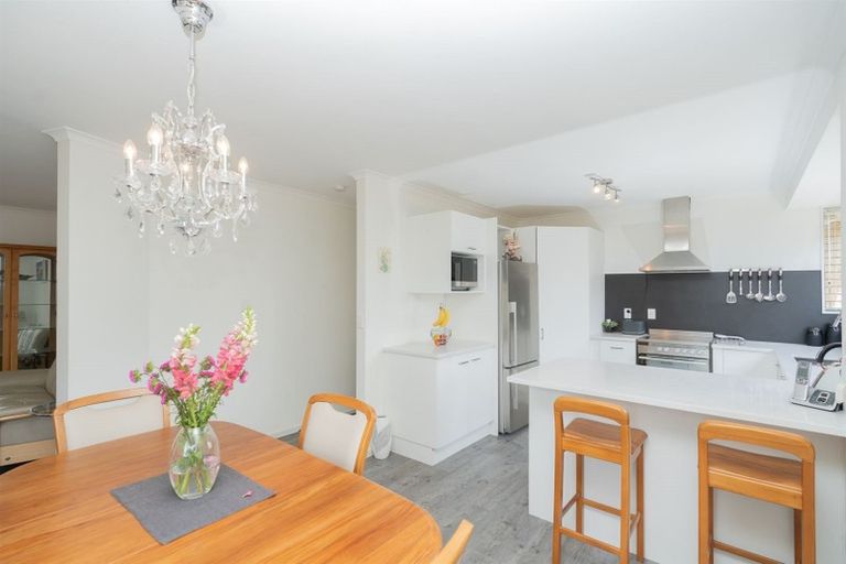 Photo of property in 15 Shannon Place, Nawton, Hamilton, 3200