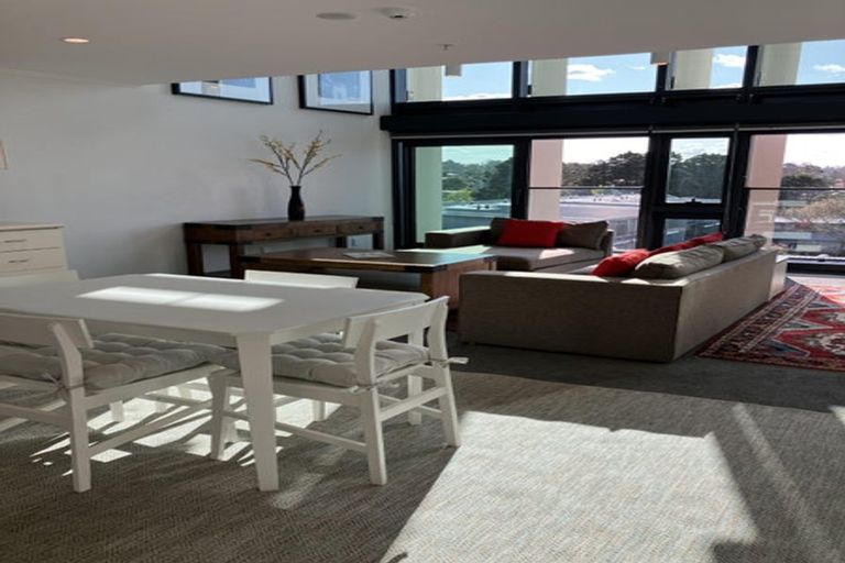 Photo of property in 1f/30 Westward Ho, Glen Eden, Auckland, 0602