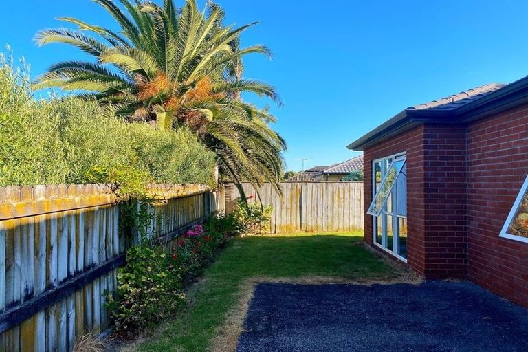 Photo of property in 30 Glencalder Place, Wattle Downs, Auckland, 2103