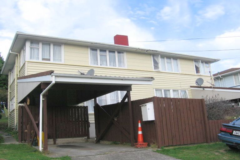 Photo of property in 19 Taiaroa Street, Strathmore Park, Wellington, 6022
